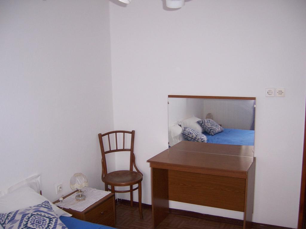 Apartment Dinka Kornić الغرفة الصورة